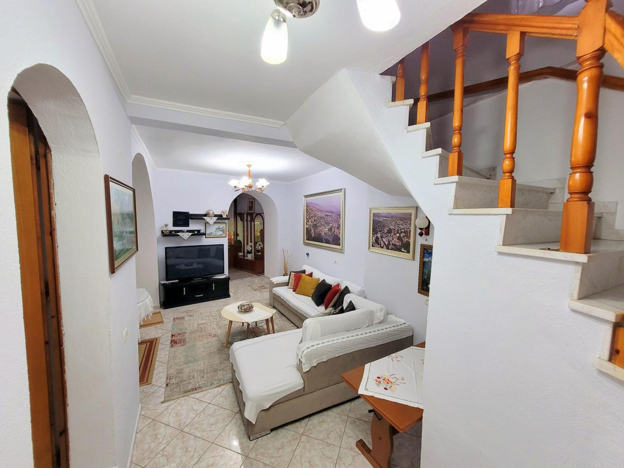 Marbi Guest House Gjirokastër Eksteriør bilde