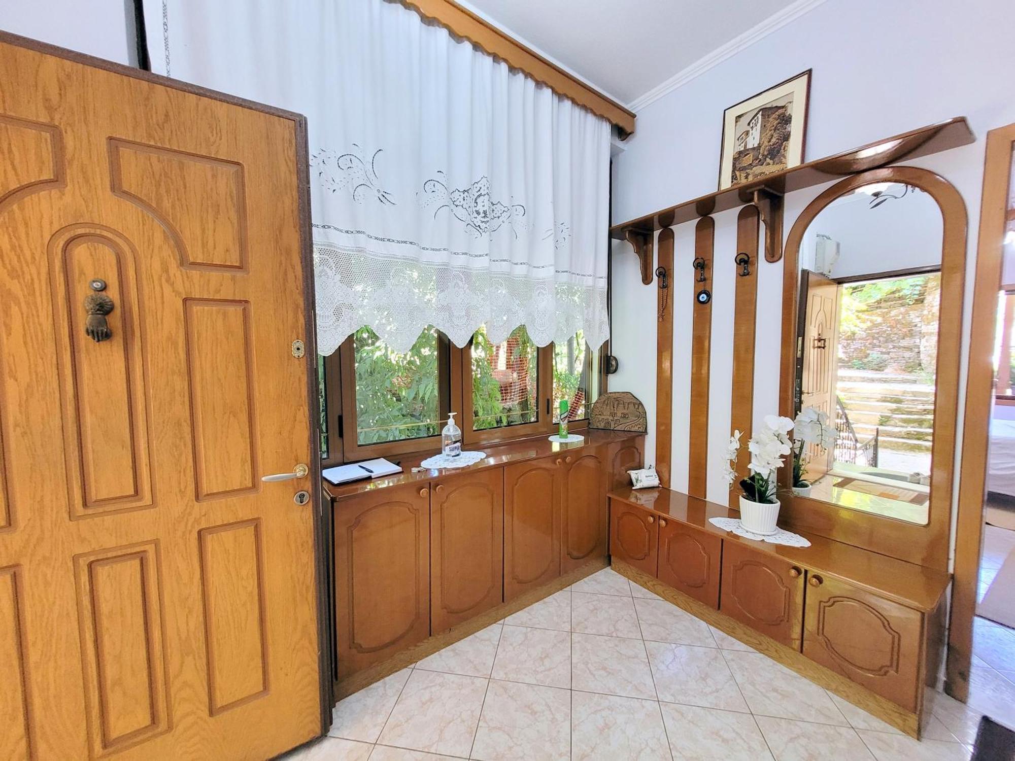 Marbi Guest House Gjirokastër Eksteriør bilde